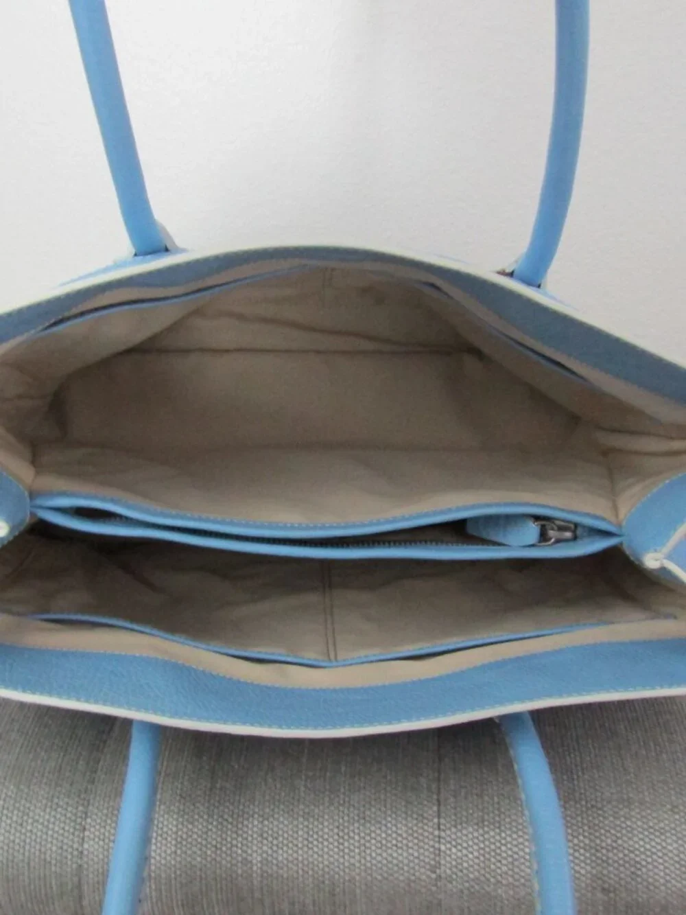 Tod's Powder Blue Leather Tote - Picture 9 of 16